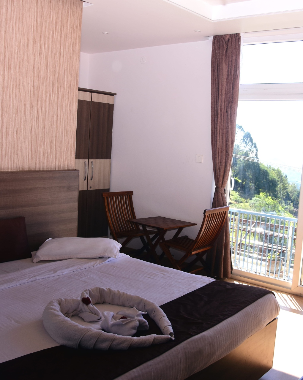 Ooty resorts for family valley view rooms