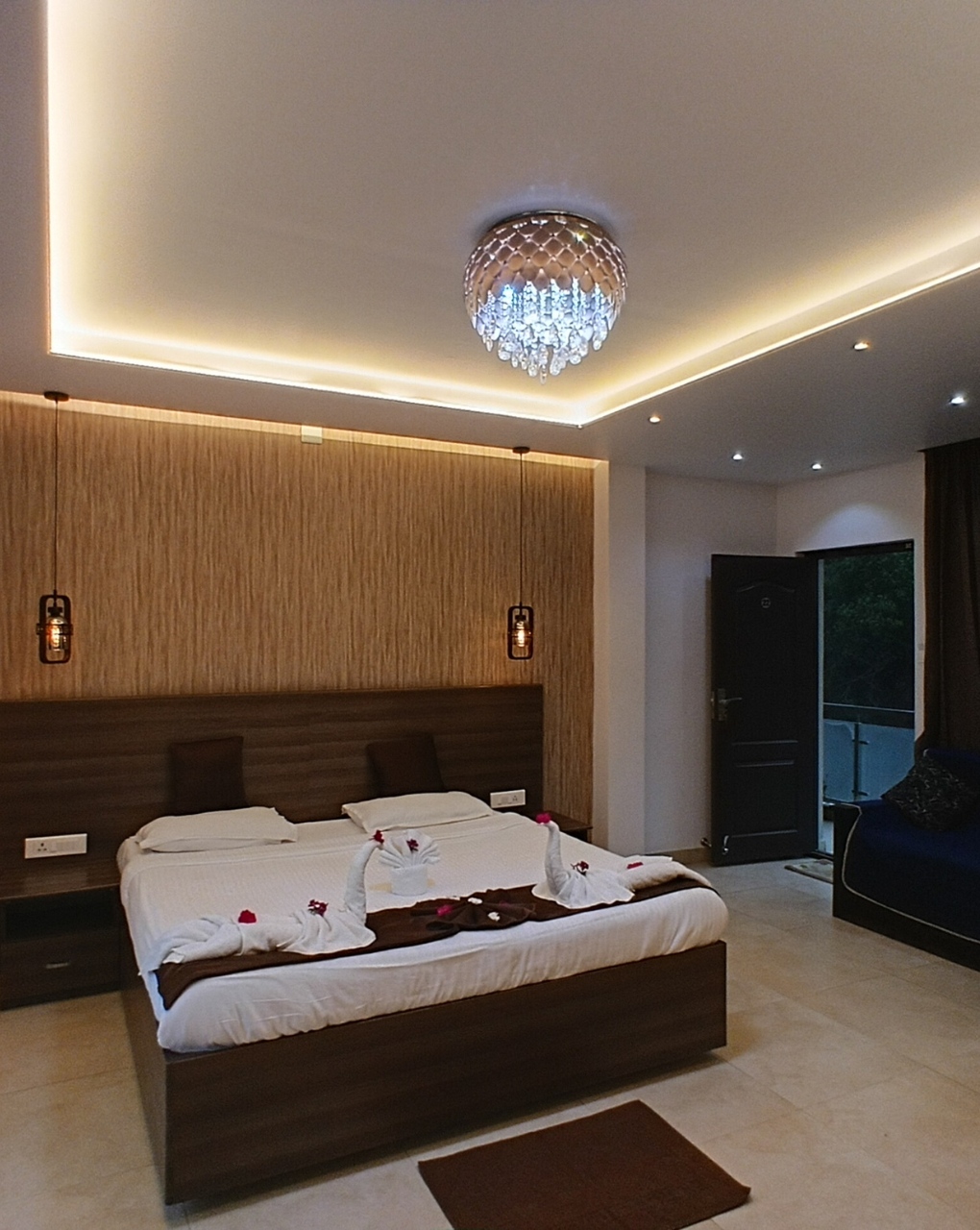resorts in Ooty for couples romantic room